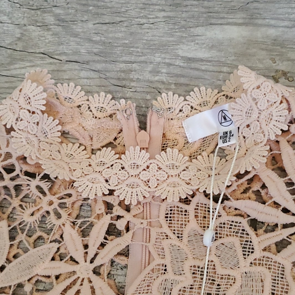 Floral lace bell sleeve dress sz 2 - Picture 3 of 10